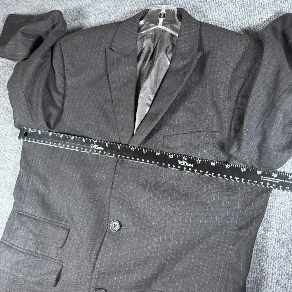 Banana Republic Men's Gray Pinstripe 2 Button Blazer Size 40R - Notch Lapel